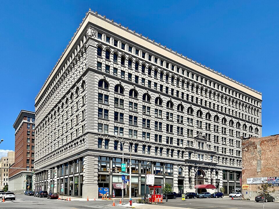 venture forthe buffalo is located inside the ellicott square building